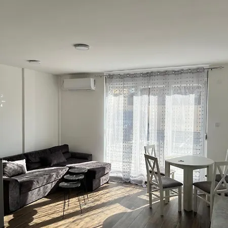 Teona Ii Apartamento *