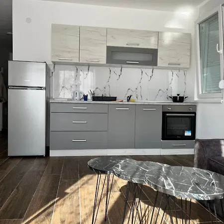 Teona Ii Apartamento *